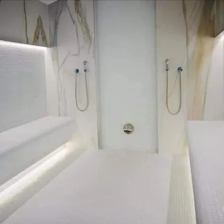Alessia Spa In Alezzi Beach Apartament *